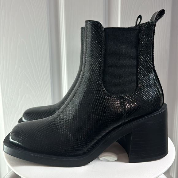 CHELSEA BOOTS WITH HEEL - Picture 6 of 15
